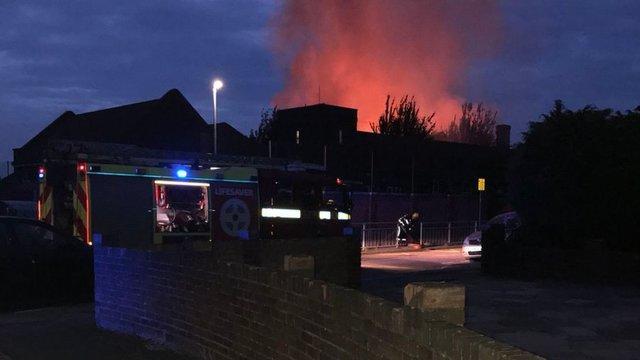 آتش سوزی در یک مدرسه ابتدایی در لندن