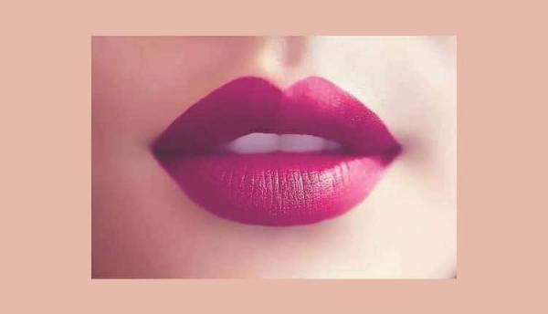 27 شعر درباره لب یار، بوسه و بوسیدن معشوق