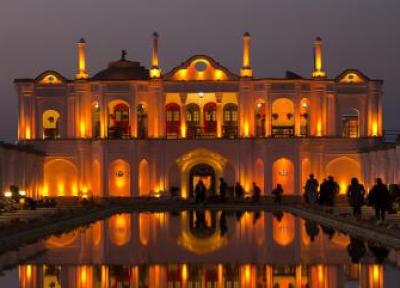 طراحی ویلای دوبلکس: باغ فتح آباد ، یک عمارت تاریخی درخشان در استان کرمان