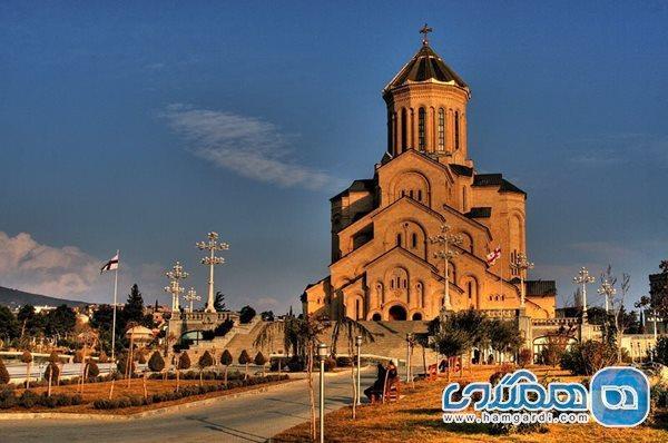 کلیسای جامع تثلیت تفلیس، نماد احیای دینی و ملی گرجستان